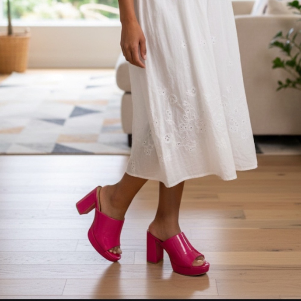 CL by Laundry Pink Women's Heeled
Mules size 8.5